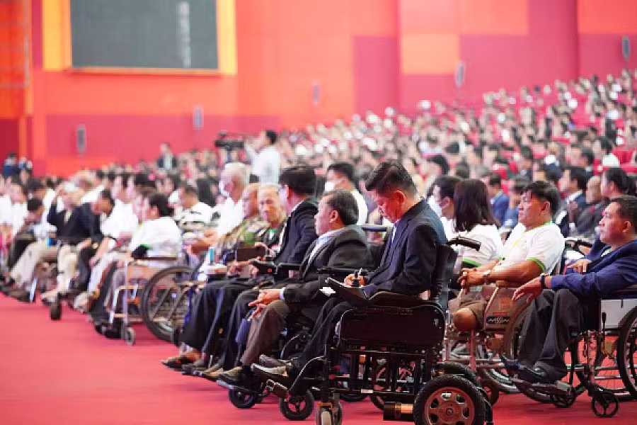 ឯកឧត្តម នេត សាវឿន អញ្ជើញជាអធិបតីភាពក្នុងពិធីអបអរសាទរទិវាជនមានពិការភាពកម្ពុជាលើកទី២៧ និងអន្តរជាតិលើកទី៤៣ នៅរាជធានីភ្នំពេញ - Image 18