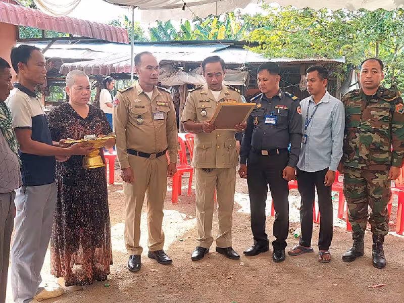 អ.ន.ក. ស្រុកបាណន់ នាំយកថវិកាបេឡាមរណសង្គ្រោះជូនគ្រួសារសពអតីតយុទ្ធជនមួយគ្រួសារ - Image 2