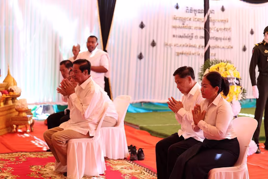 ថវិកា និងសាររំលែកមរណទុក្ខរបស់សម្តេចធិបតី ហ៊ុន ម៉ាណែត បានប្រគល់ជូនគ្រួសារវីរកងទ័ពពលី ក្នុងខេត្តឧត្តរមានជ័យ  - Image 3